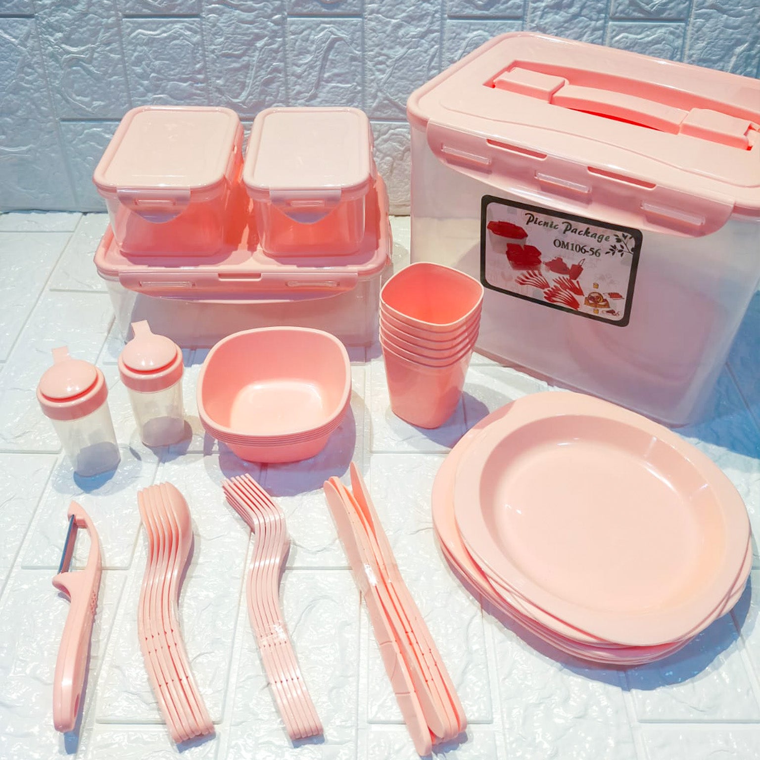 The Ultimate 49-Pieces Outdoor Picnic Set (0M10656)