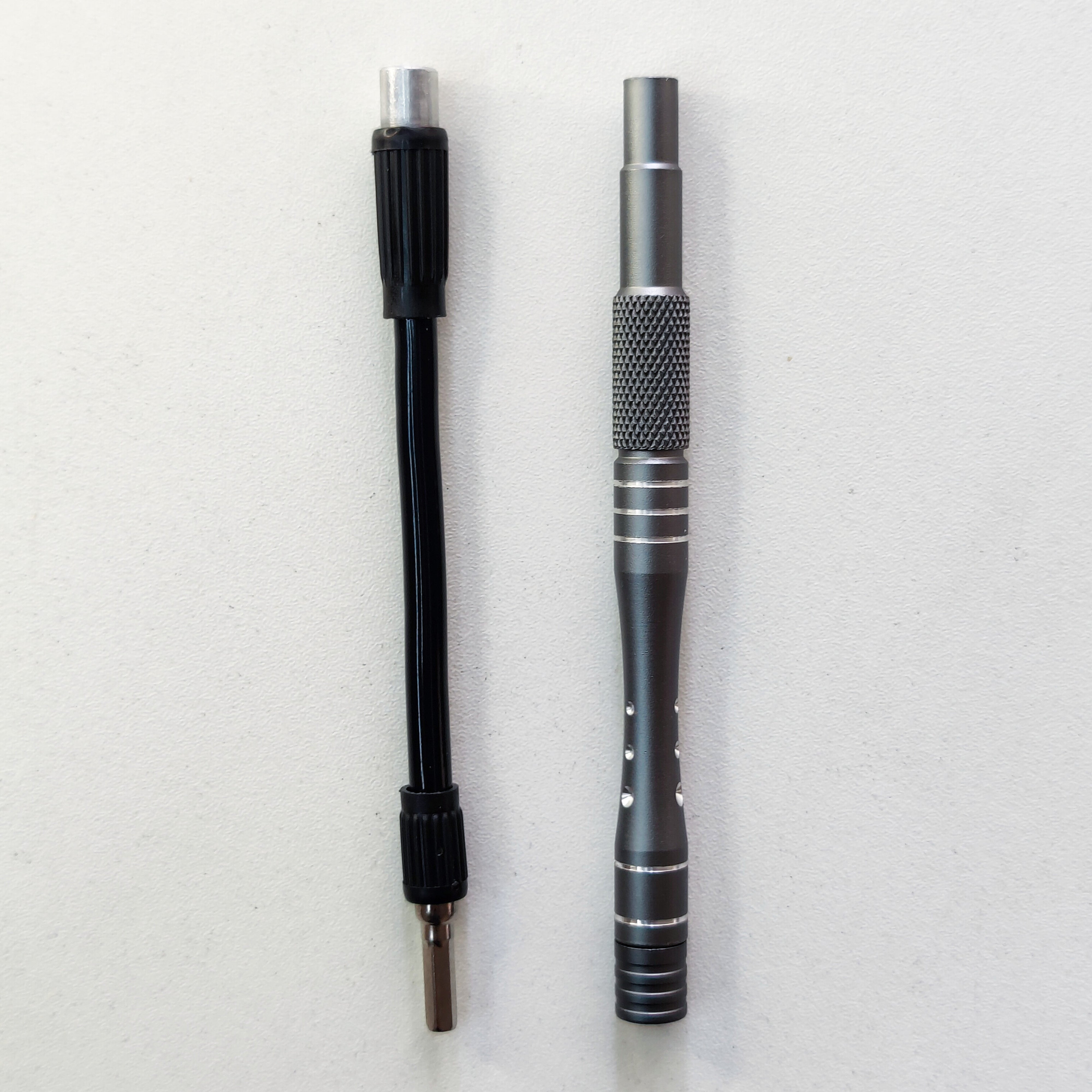 30 in 1 Magnetic Screwdriver Set With 2 Extensions