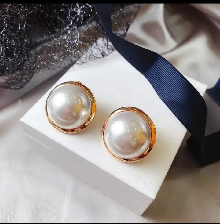 Shinny Pearl Earrings - All-In-One Store