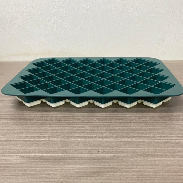 Diamond cubic ice tray