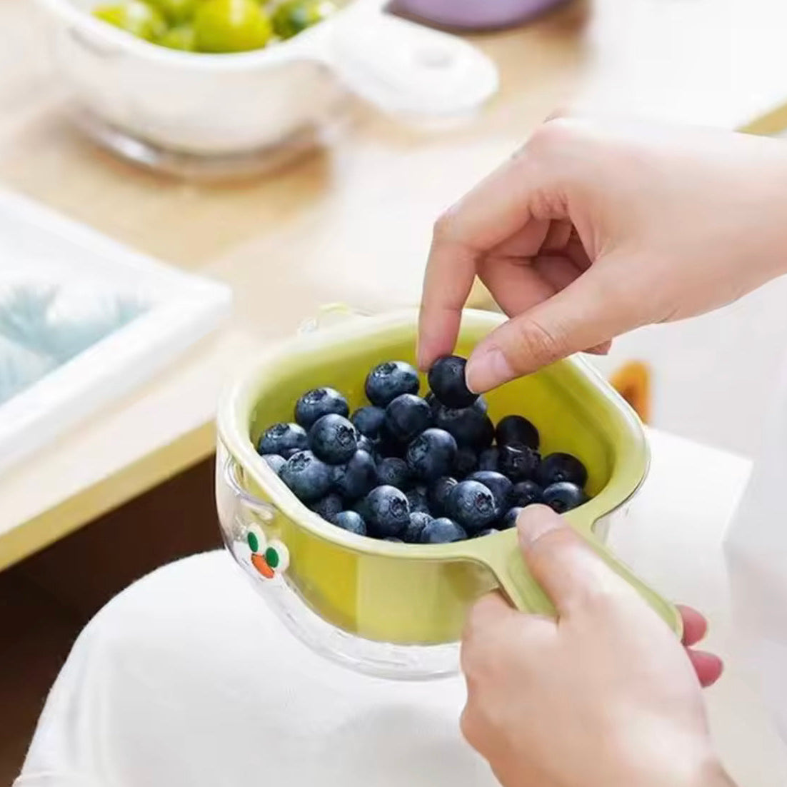 Cute Duck Mini Fruit And Vegetable Drain Basket with Handle