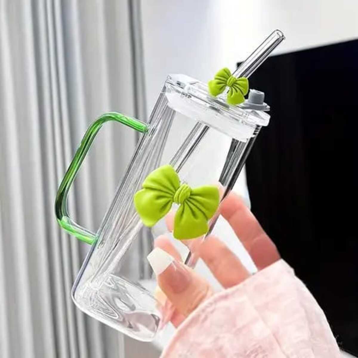 Clear Bow Glass With Lid And Straw