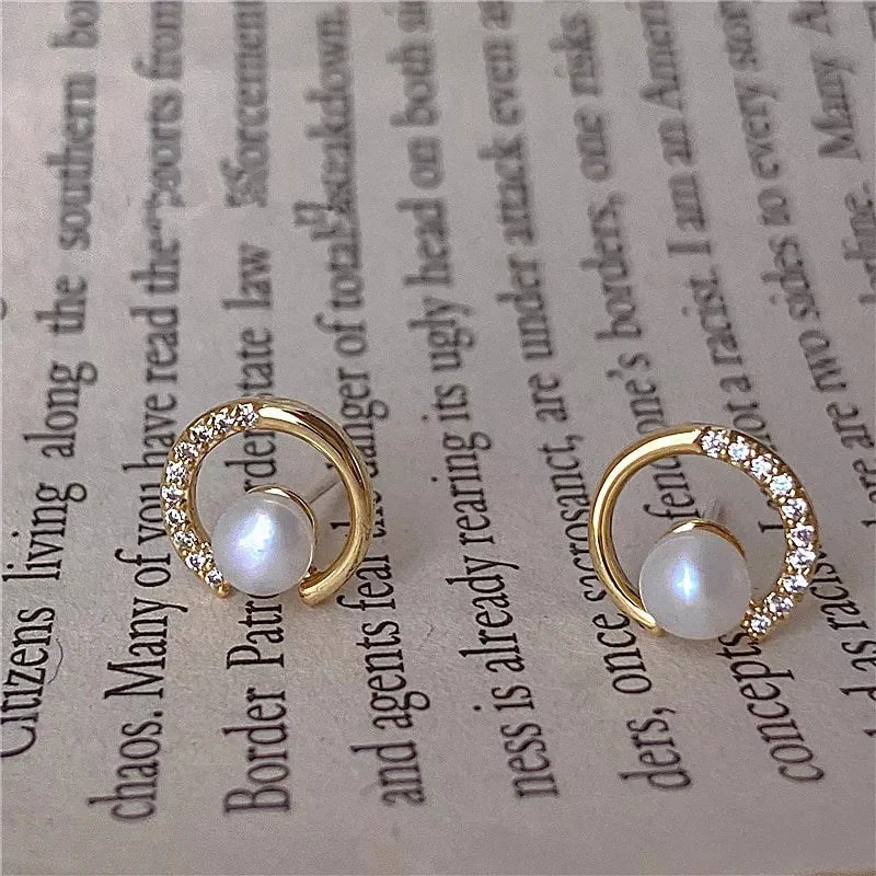 Pearl and crystal stud earring - All-In-One Store